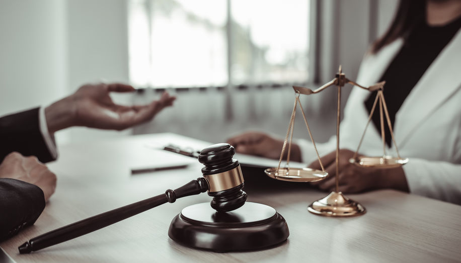 Litiges entre entrepreneurs de travaux et clients : l'importance d'un avocat expert en droit de la construction
