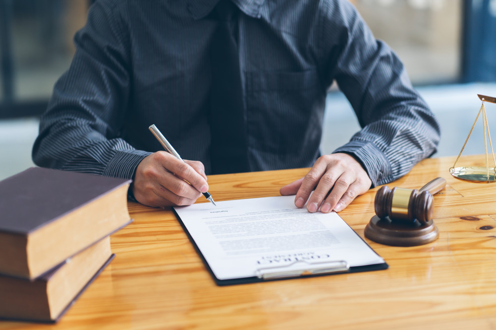 Héritier bloque la succession : comment agir face à une situation délicate